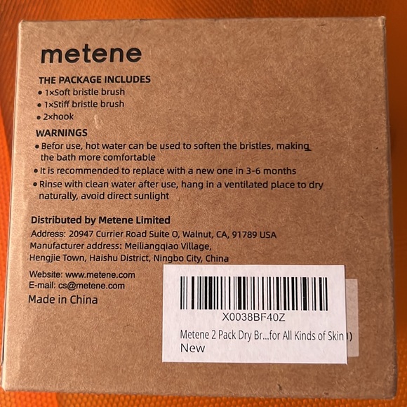 NWOT Body brush for wet or dry brushing. Dare to bare! 👙 - Picture 2 of 6